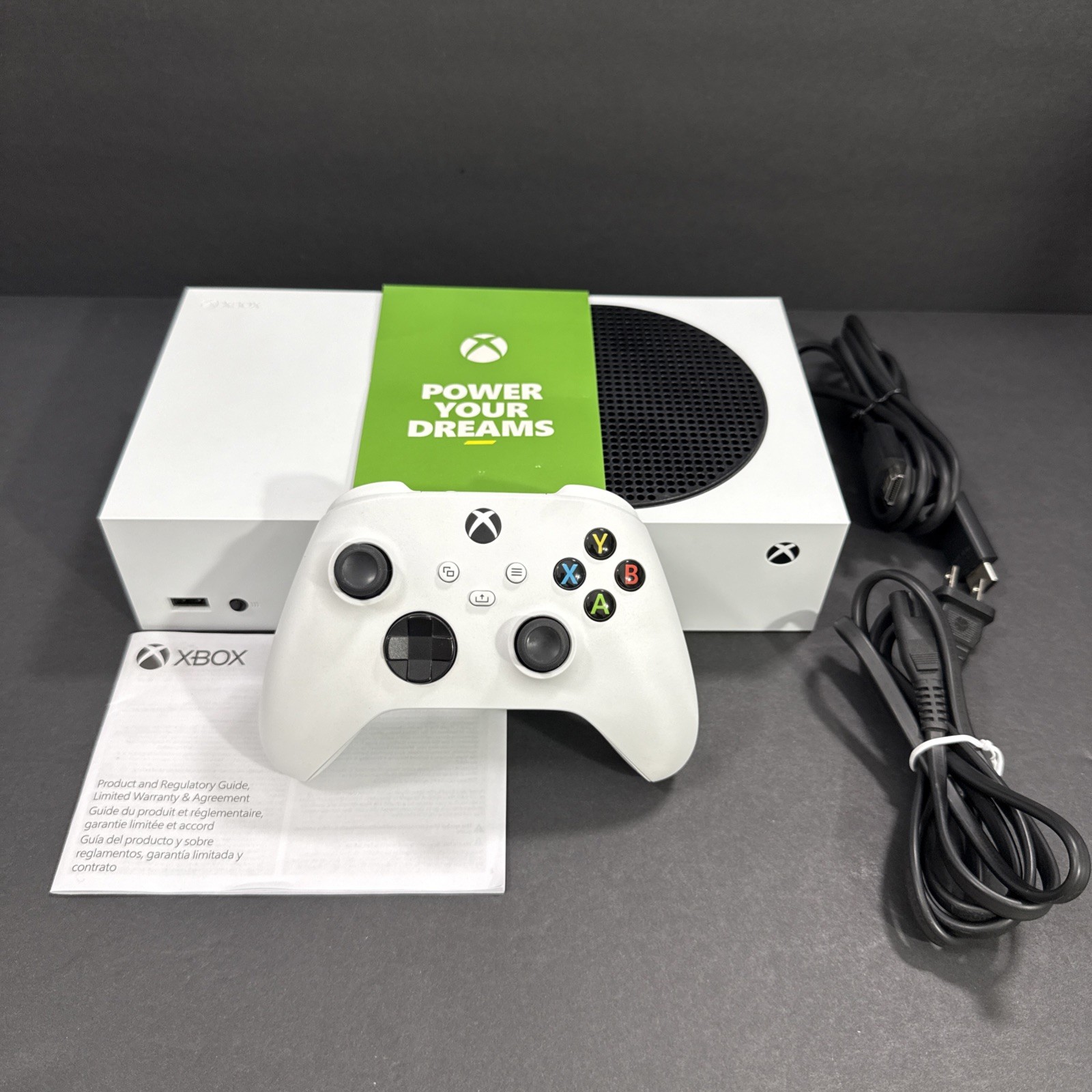 Xbox Disc Free Series S 512GB + 1 Controller + Hi Speed HDMI,Wi-Fi,4K UHD (2022)