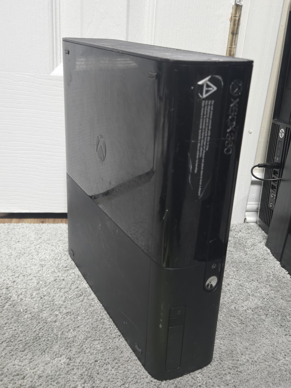Xbox 360 E WORKS GREAT READ!!!