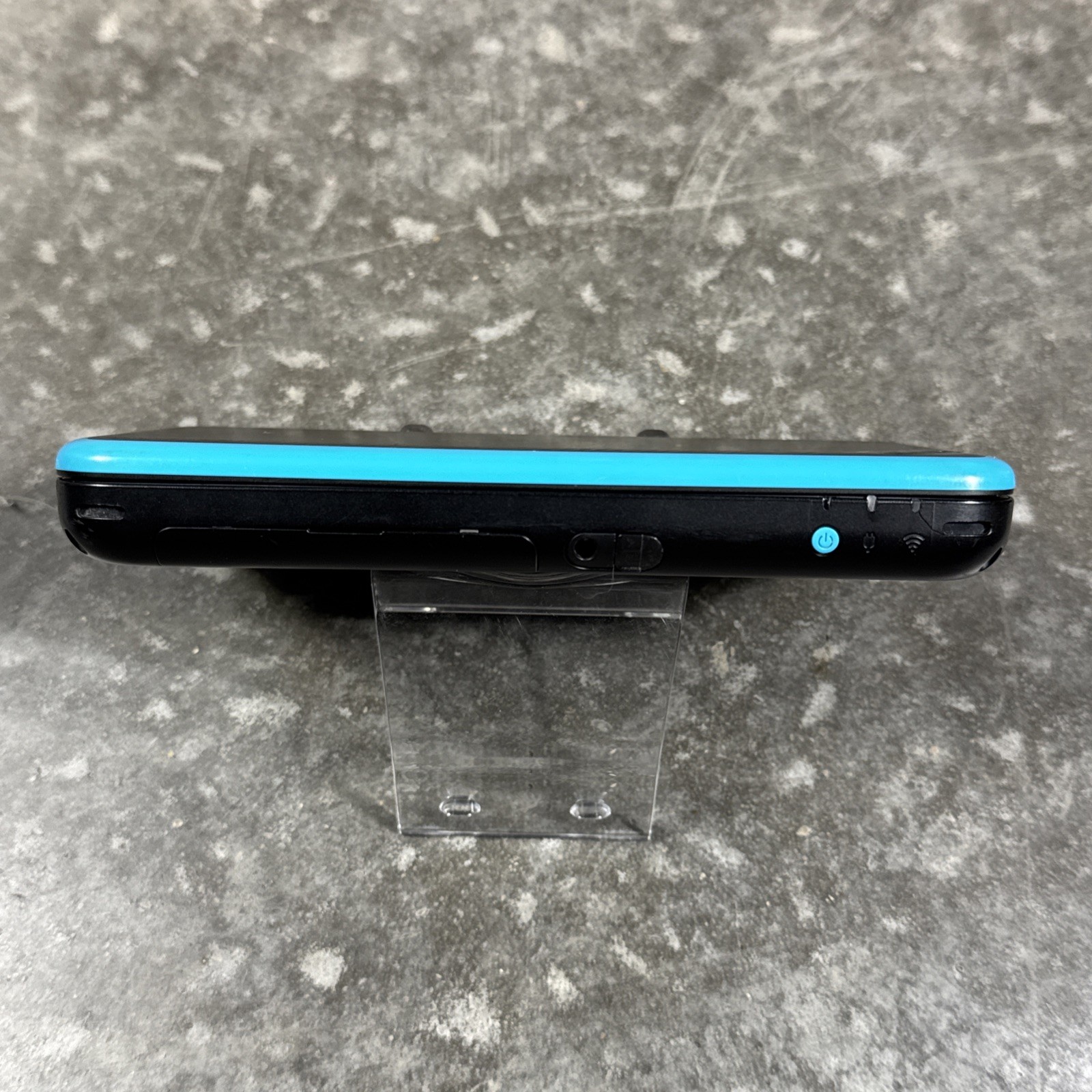 Nintendo “New” 2DS XL Handheld Console (JAN-001) Turquoise w/ OEM Charger Tested