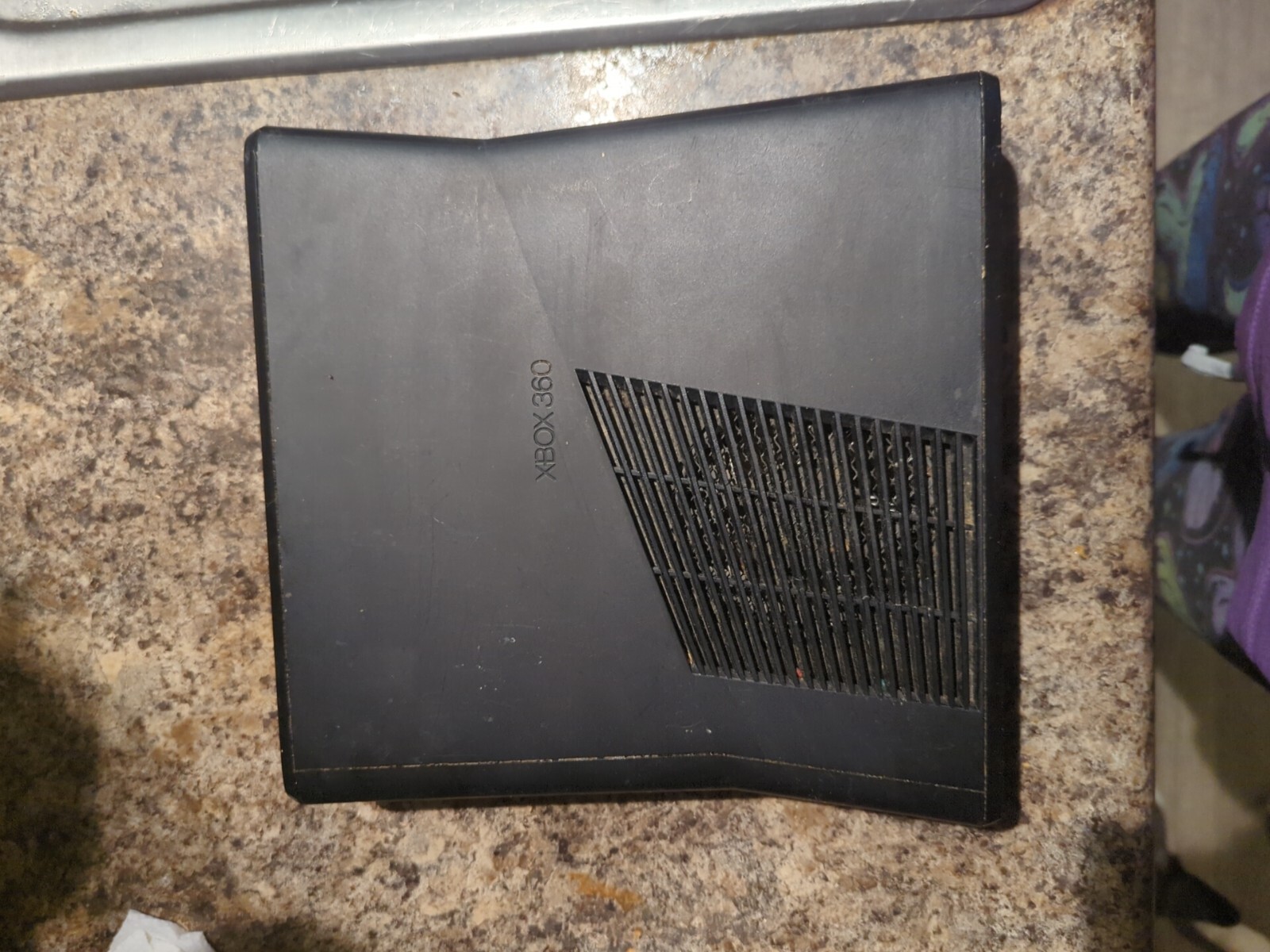 Microsoft Xbox 360 S – Model: 1439 – No AC Adapter NOT Included* No Wires