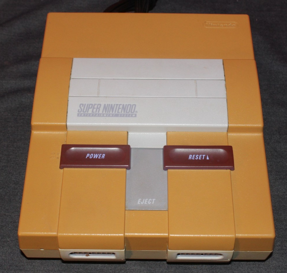 Nintendo SNES Home Console – Gray (with yellowing) – Untested