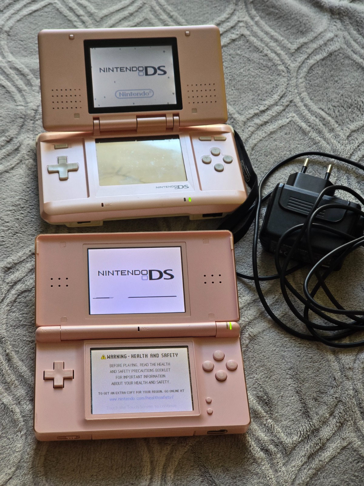 Nintendo DS + DS Lite Pink Console Bundle Charger Stylus Read Description