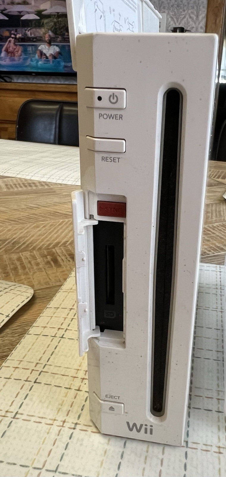 Nintendo Wii Console – White NO CORDS OR REMOTES