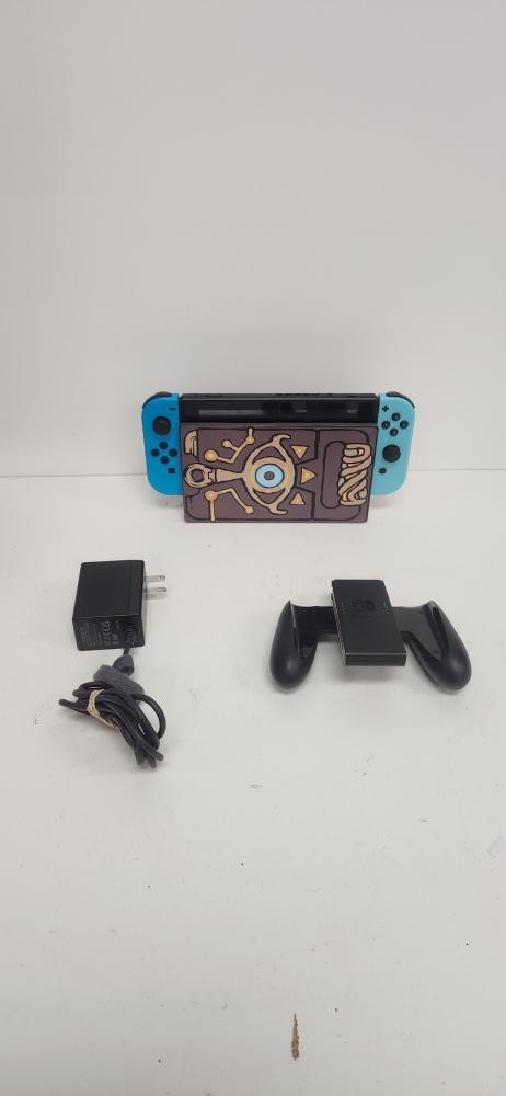 Nintendo Switch Console Handheld With Accessories (P04023763)