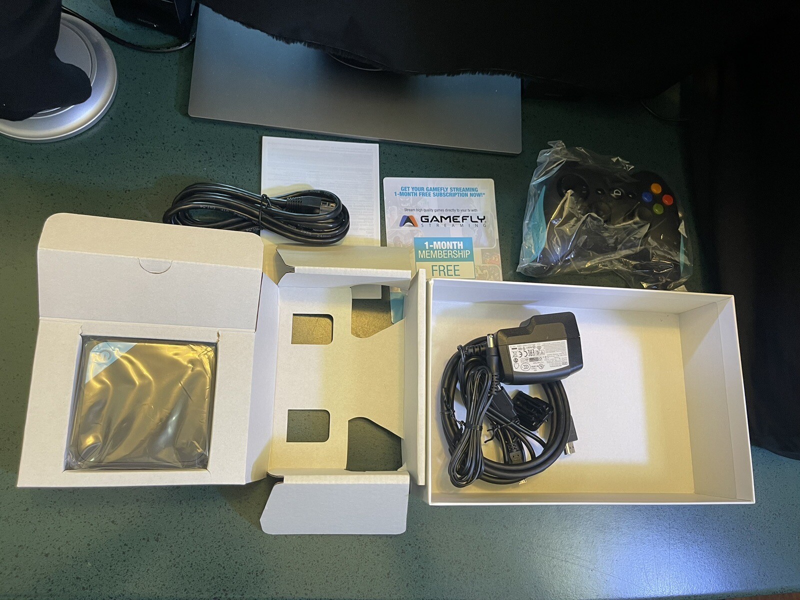 Emtec GemBox Android Game Console CPU Quad-Core 1.5GHz 1GB RAM 16GB Flash Drive