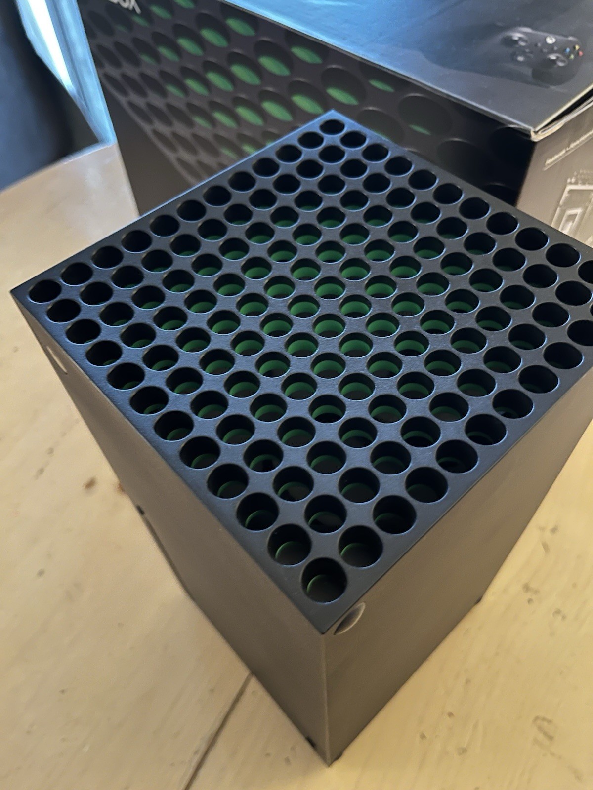 Xbox Series X – 1TB – Controller Not Included – Comes With Box