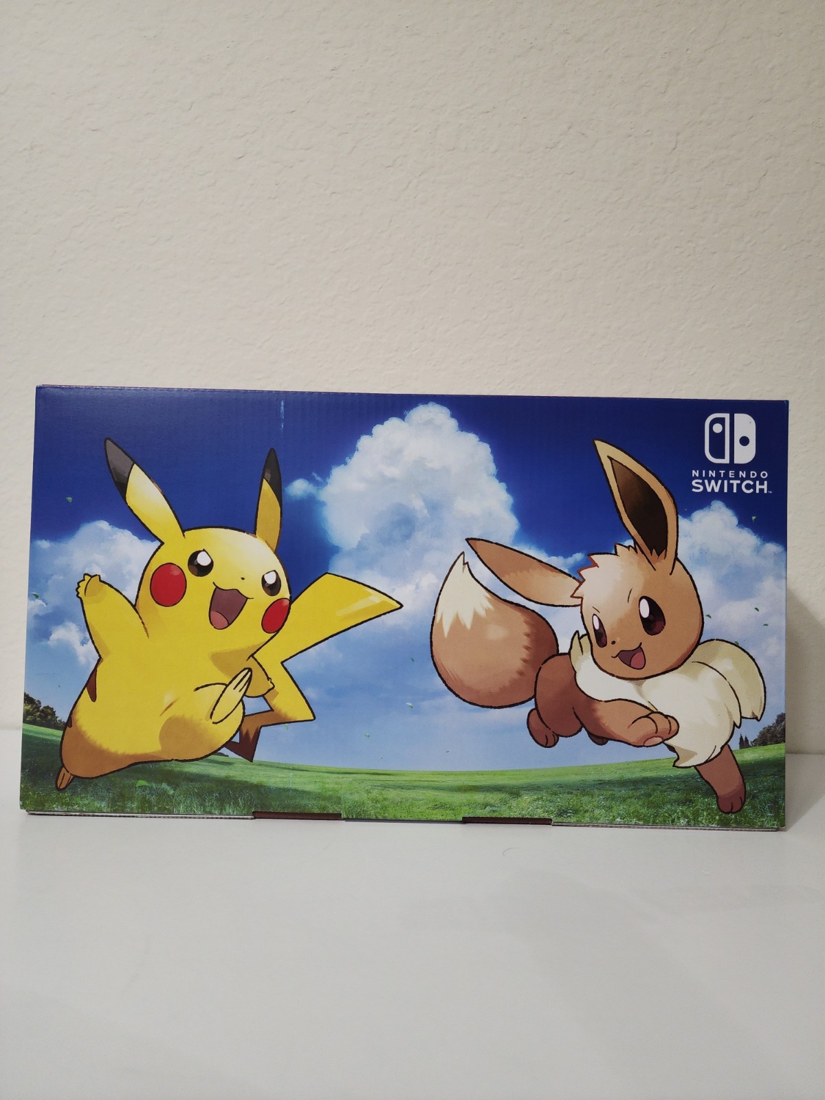 Nintendo Switch Pikachu Edition Bundle Pokemon Let’s Go Pikachu + Poke Ball Plus