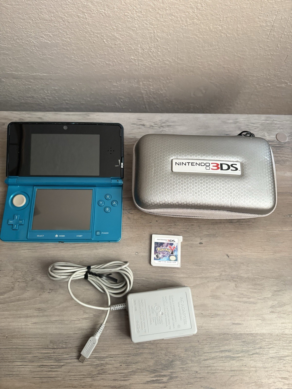 Nintendo 3DS – Aqua Blue Console – USA English + Pokemon Y