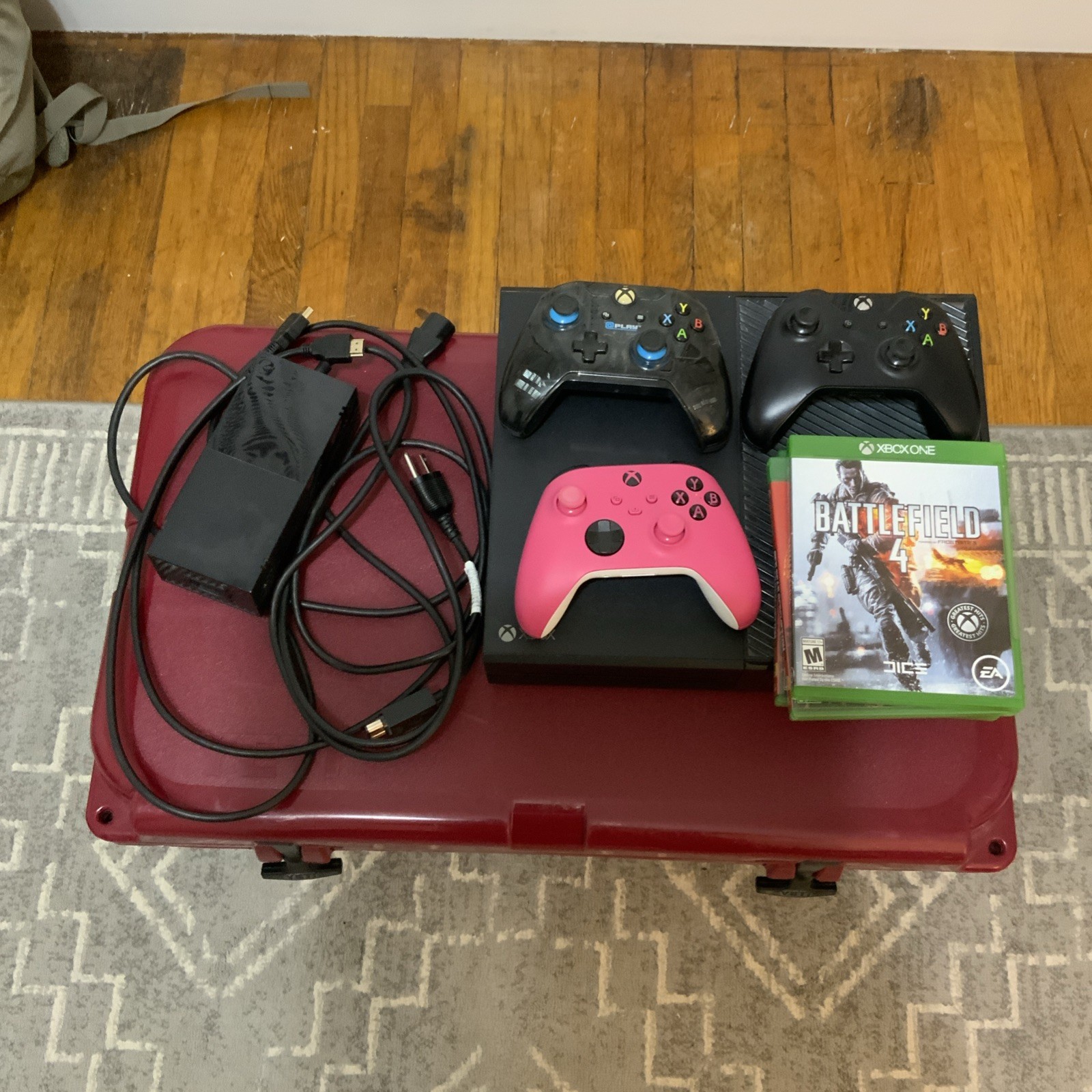 Microsoft Xbox One 500GB Black Console Model 1540 with 5 Controllers and Games!