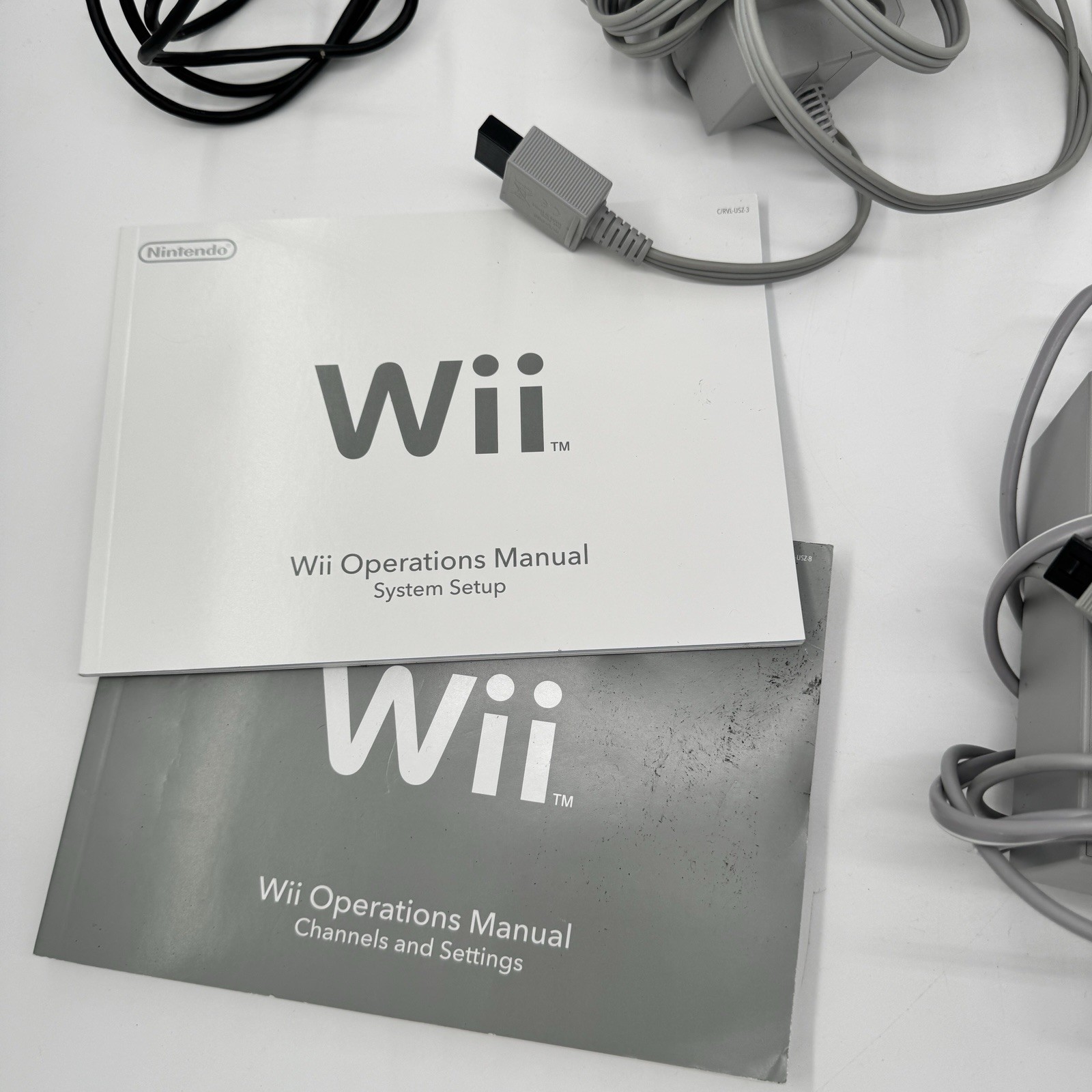 Nintendo Wii RVL-001 Console Bundle Tested Manual White GameCube + Mario Party 8