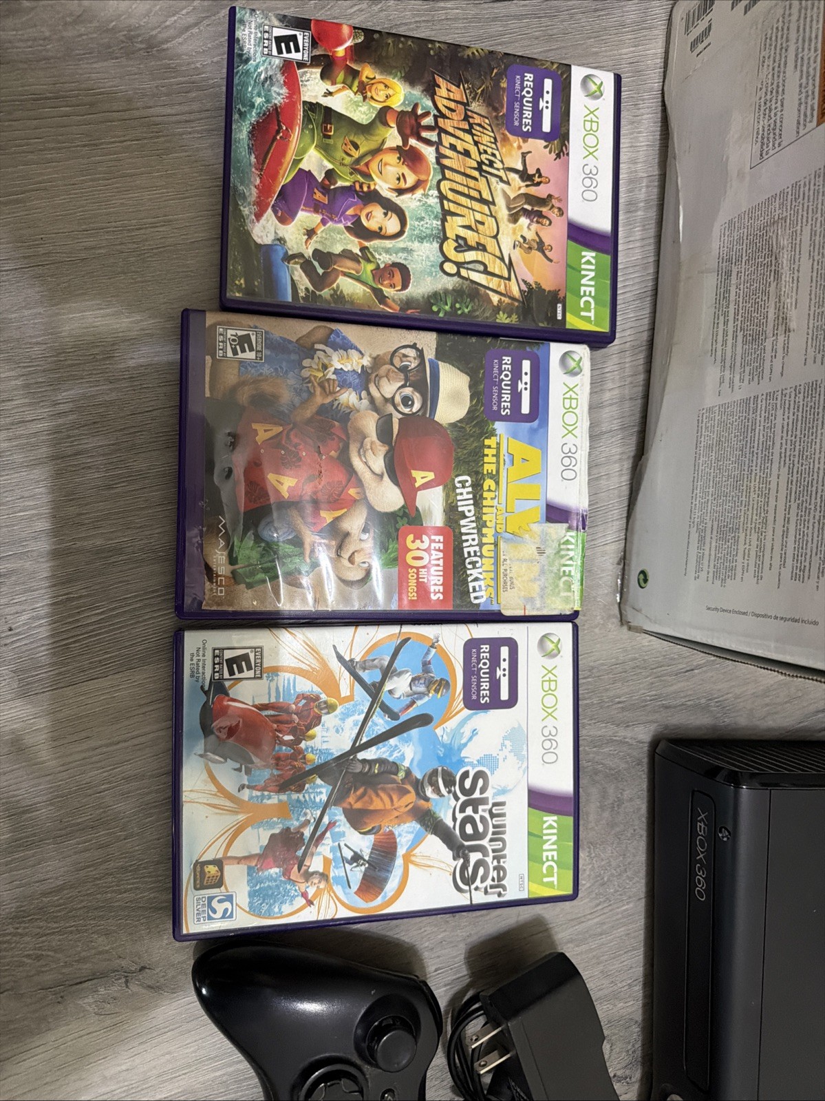 Xbox 360 320GB Console With Kinect Bundle W / Box and 3 Games – Tested Working!