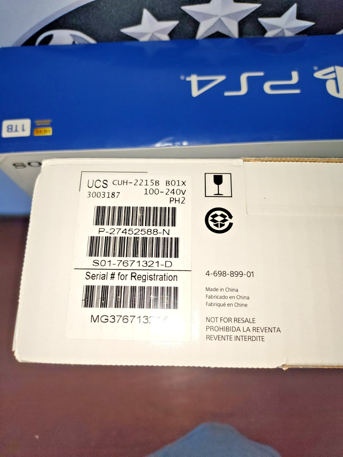 Sony PlayStation 4 Slim 1TB Console CUH-2215B w/ 2 Controllers and Charging Dock