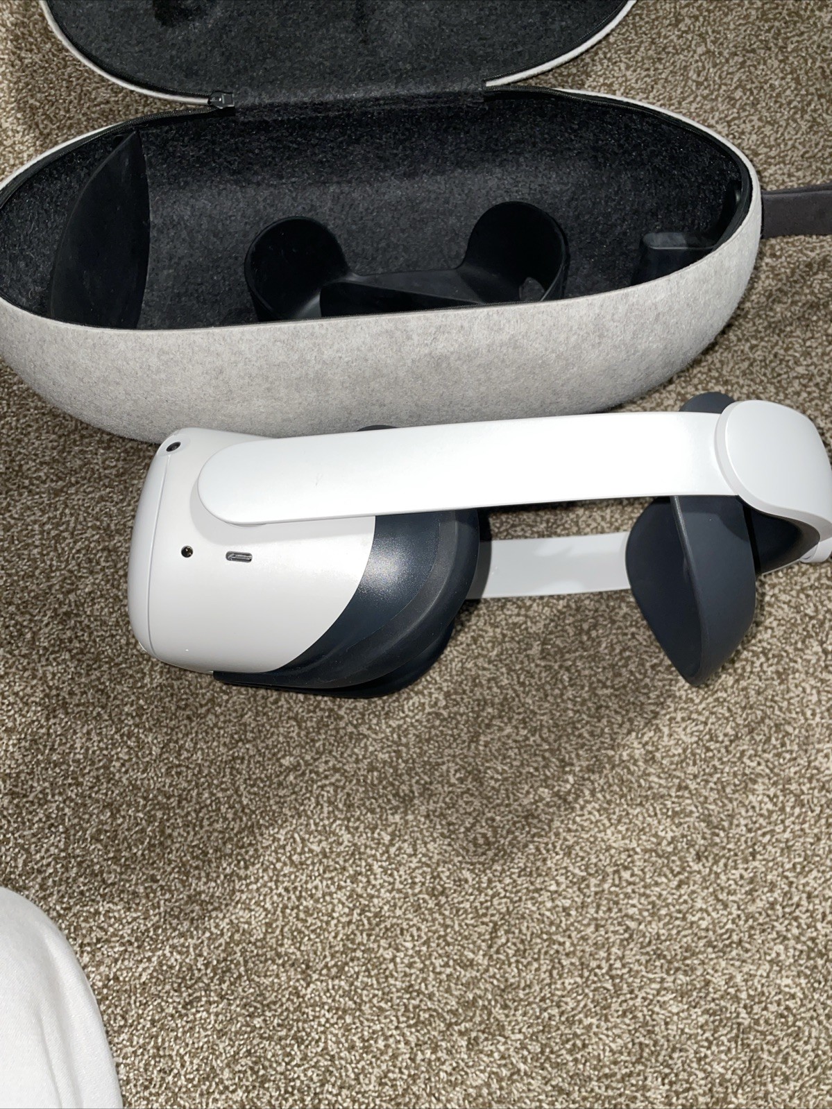 Oculus Meta Quest 2 Perfect Condition!!