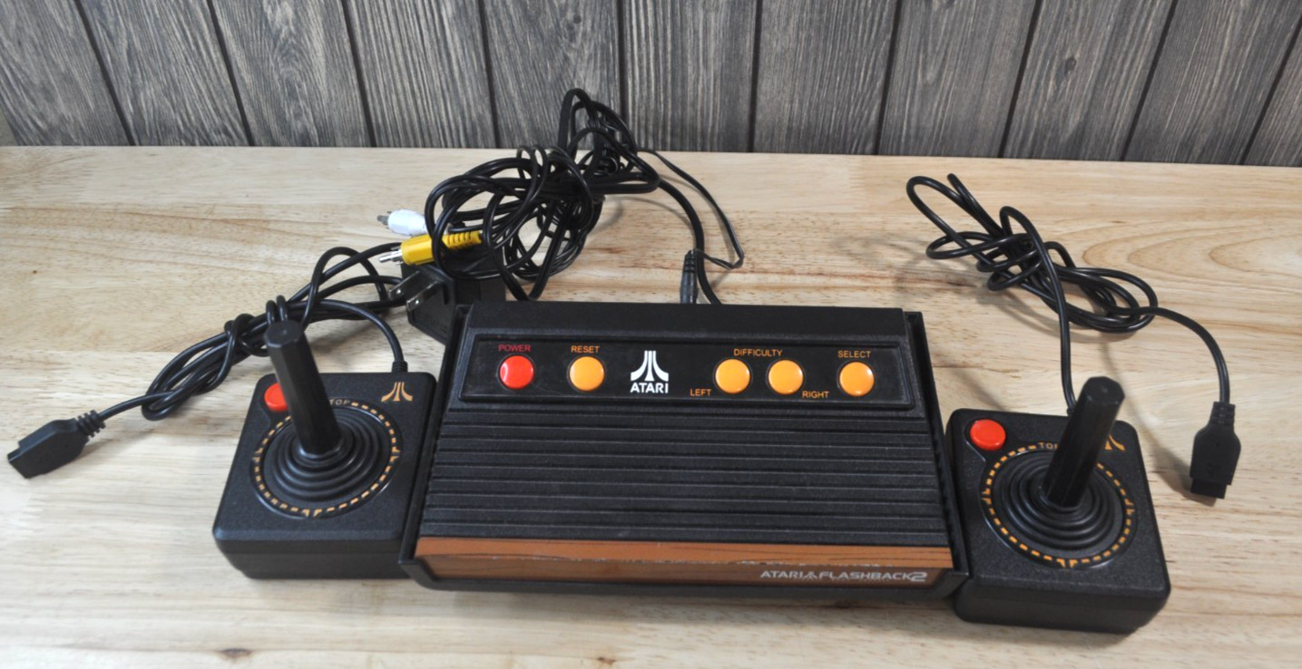 Atari Flashback 2 Game Console W/ 40 Built-In Game & 2 Controllers *Pre-Owned*