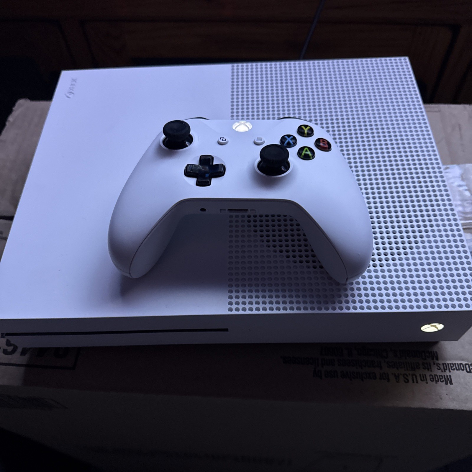 Microsoft Xbox One S – White Console & Controller + Cords – Tested + 2 Games