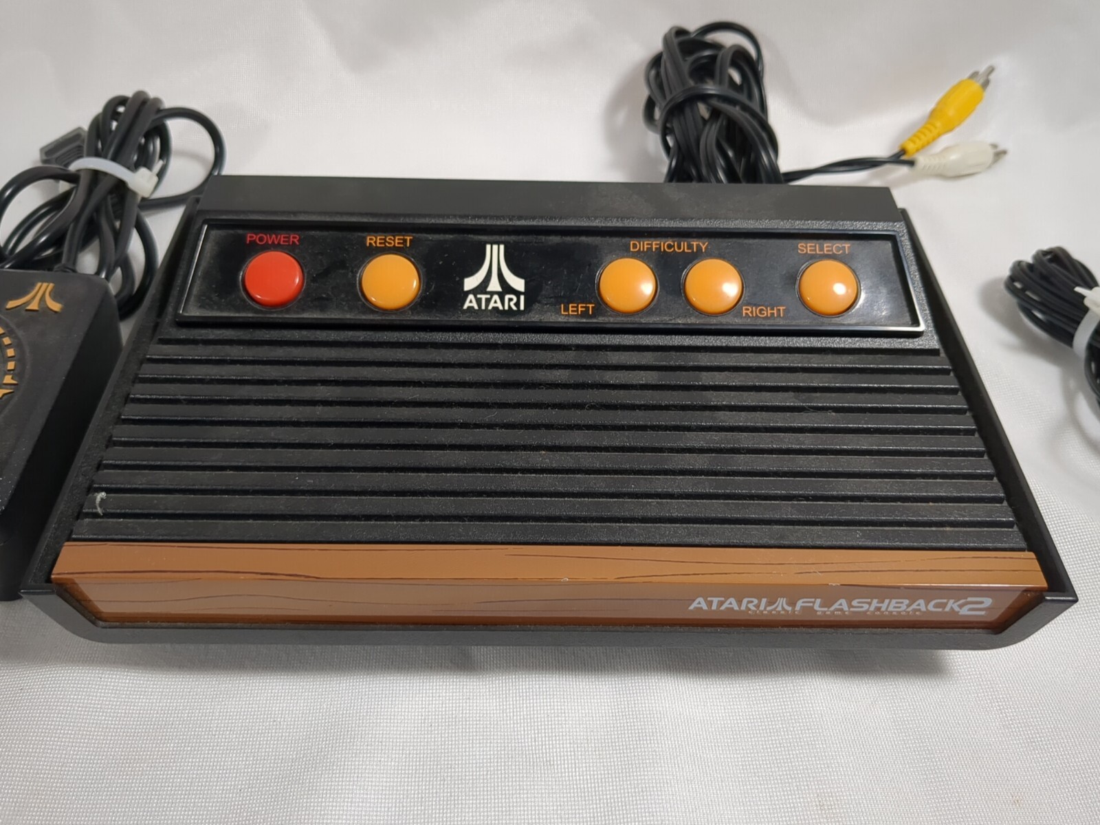 Atari Flashback 2 Retro Console Built-in Video Game Console 1 Wired Controllers
