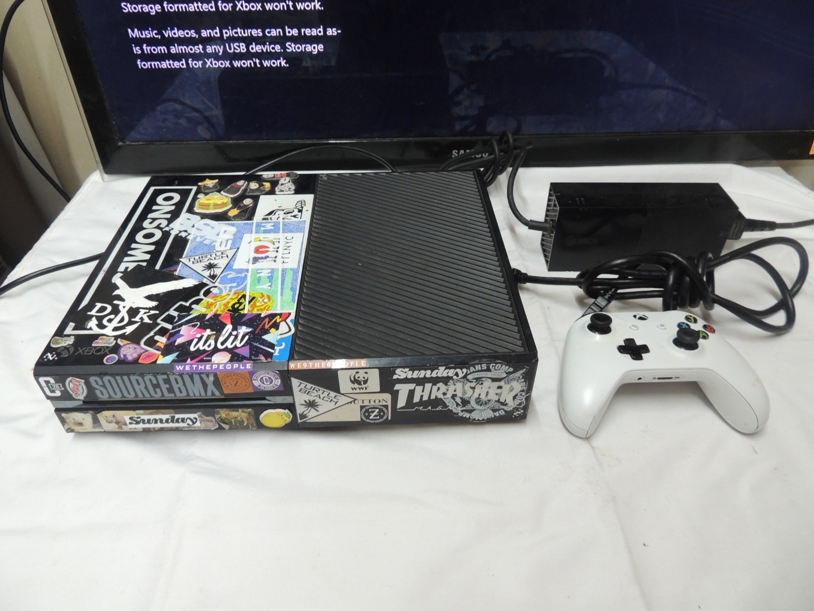 Microsoft Xbox One 365GB Console- Black – model 1540 w controller & AC CABLE #6