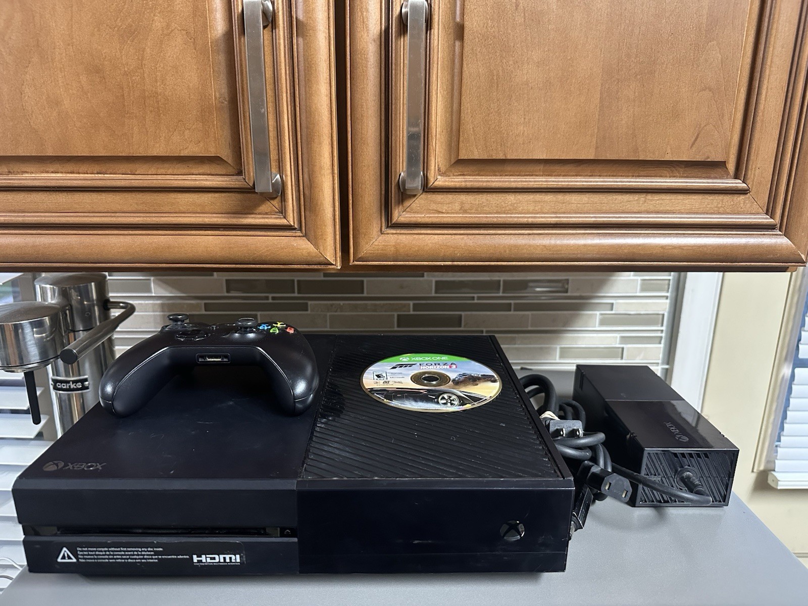 Microsoft Xbox One 1540 Console 500GB Power Cord & Controller *READ DESCRIPTION