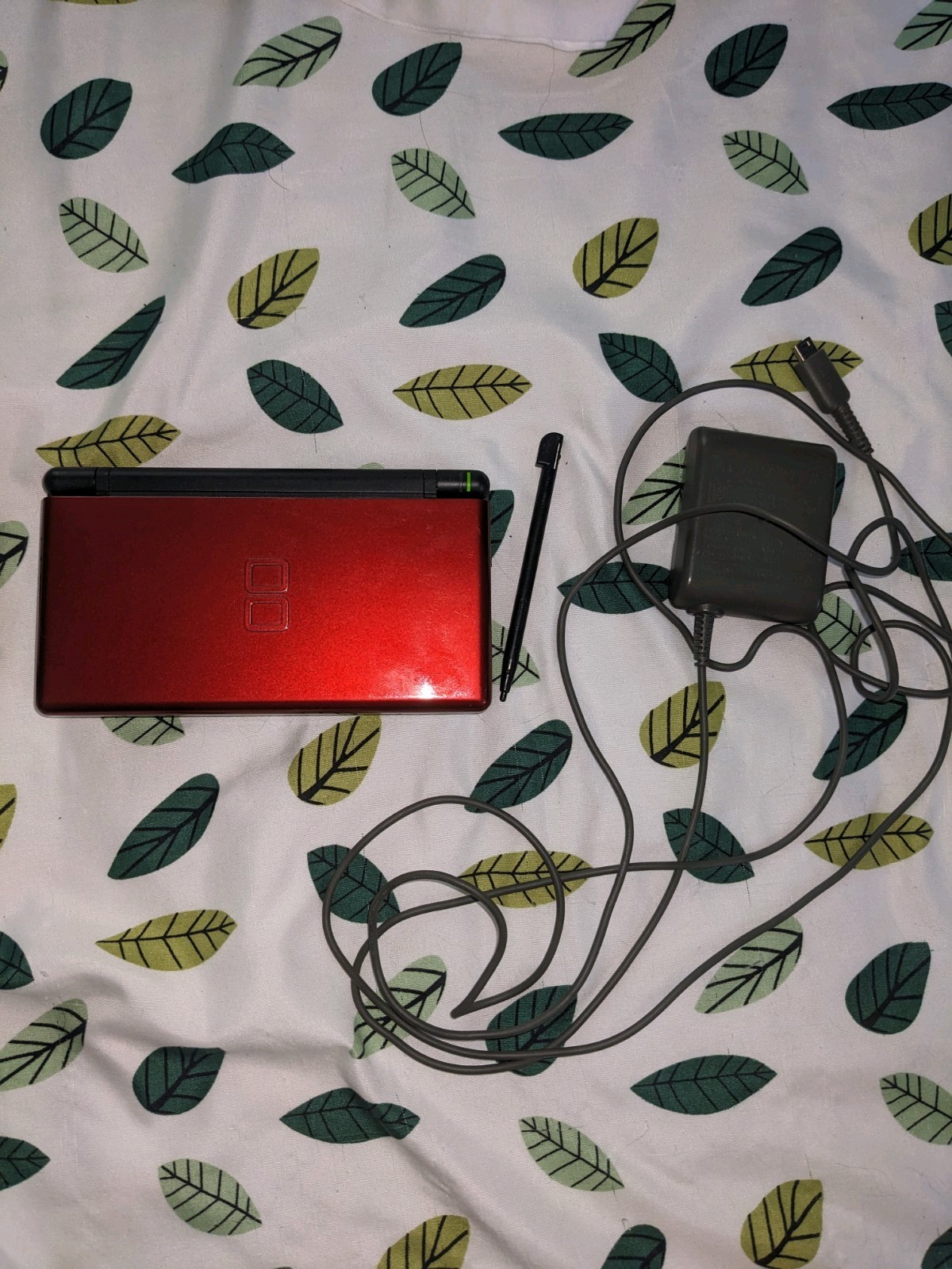 Nintendo DS Lite Red/Black w Stylus, Slot Cover, and Charger – DS Game Included