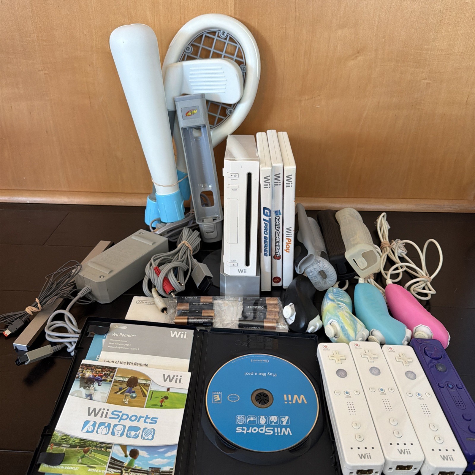 Nintendo Wii Console GameCube Compatible Bundle 4 Remotes Wii Sports Tested