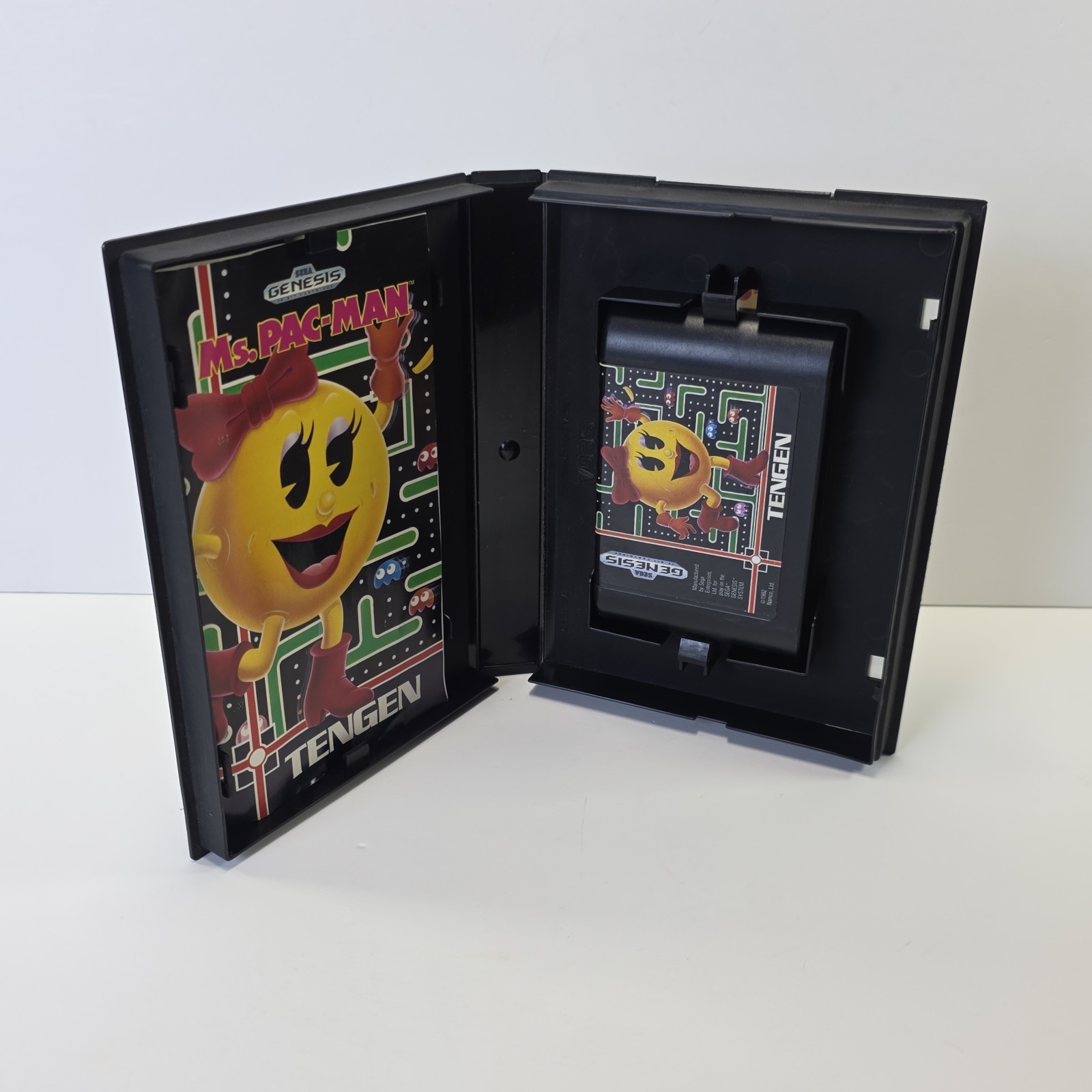 Sega Genesis Model 1601 Console Bundle Tested Works Ms Pac-Man Game CIB Clean