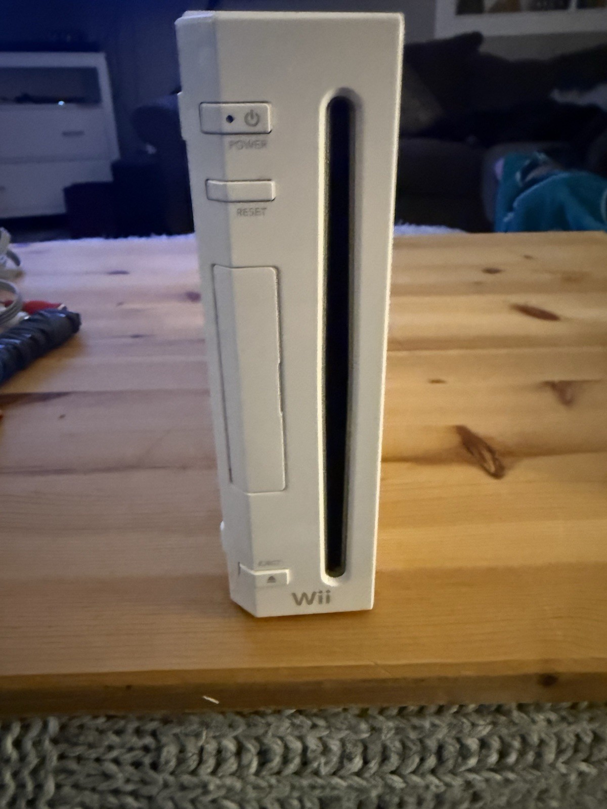 Nintendo Wii Console comes with 2 remotes, accessories and cables!