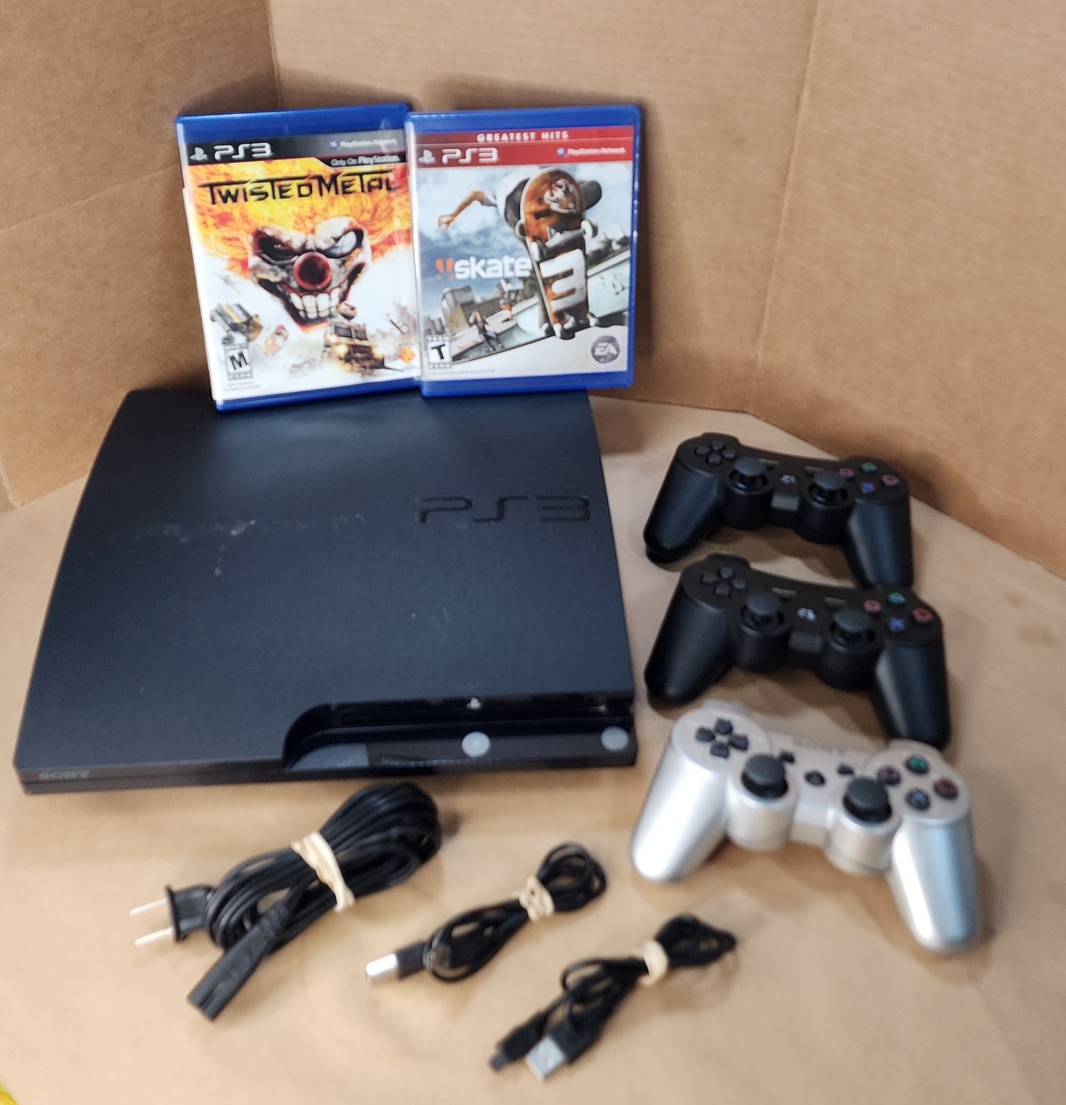 Sony PlayStation PS3 Slim CECH-2501A 160GB, 2 Controllers- 1 OEM, 2 Games Tested