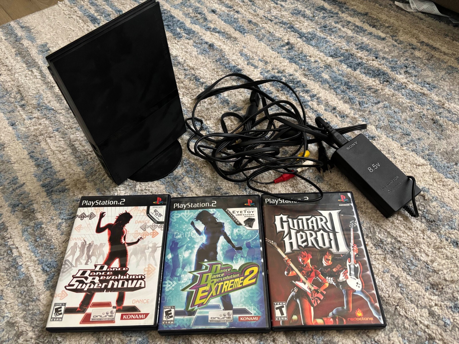 Sony PlayStation 2 Slim Launch Edition, no contoller