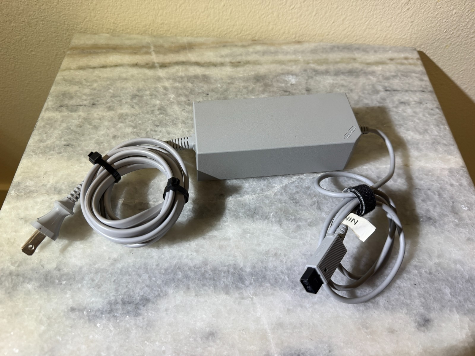 Nintendo Wii GameCube-Compatible Bundle – Indigo Controller & HDMI Adapter
