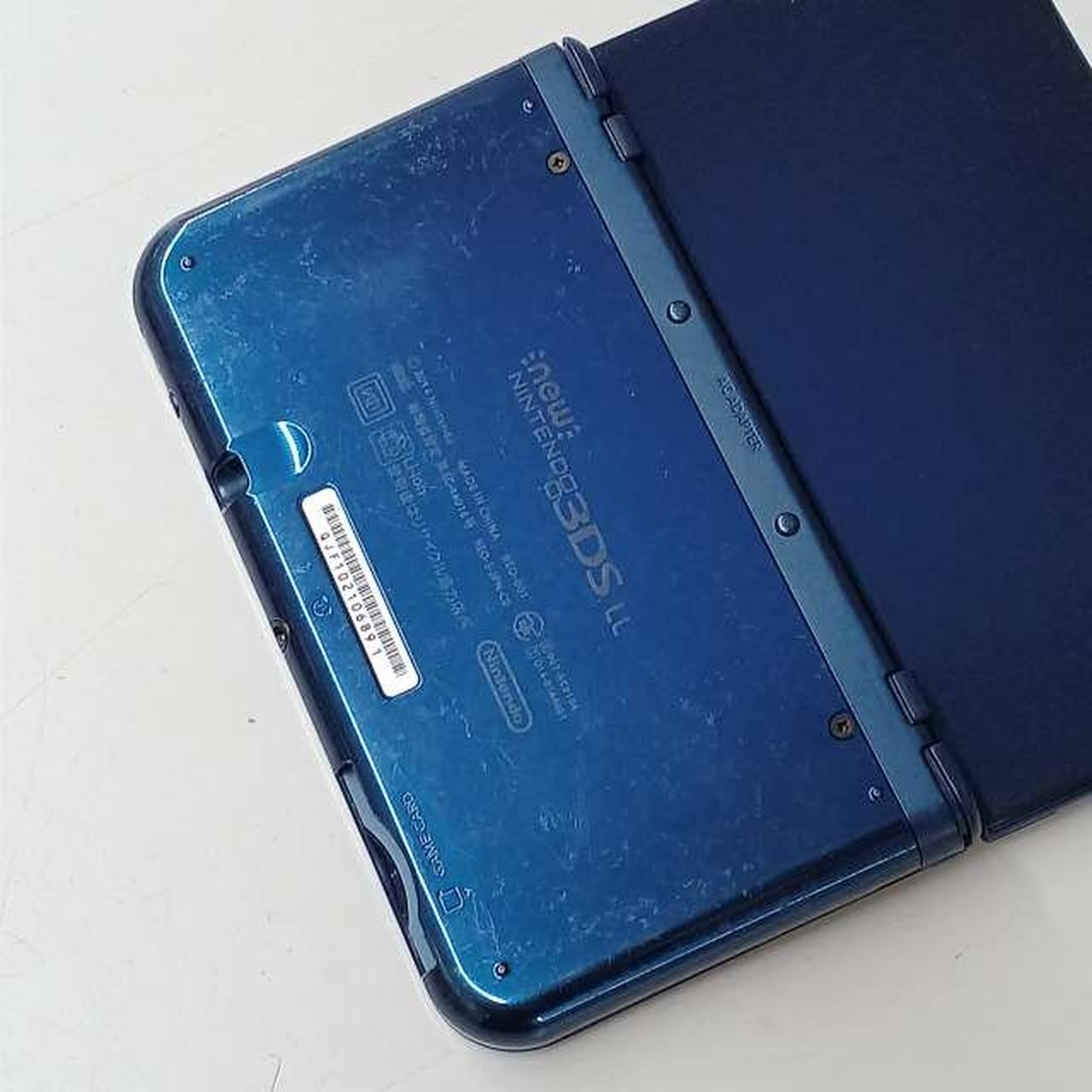 New Nintendo 3DS XL (LL) RED-001 with 4GB microSD Card Retro Game Console A3423