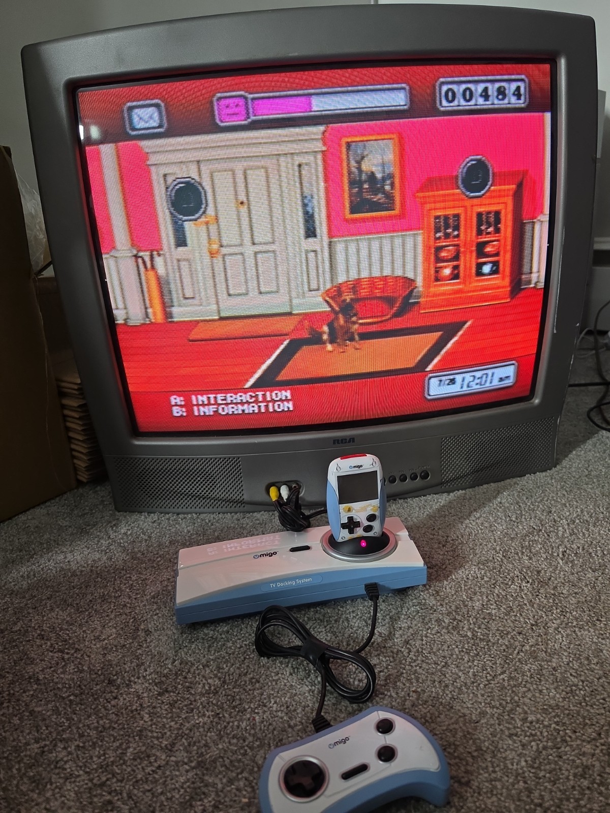 V migo Plug and Play Console System JAKKS Pacific 2006 Dog Handheld