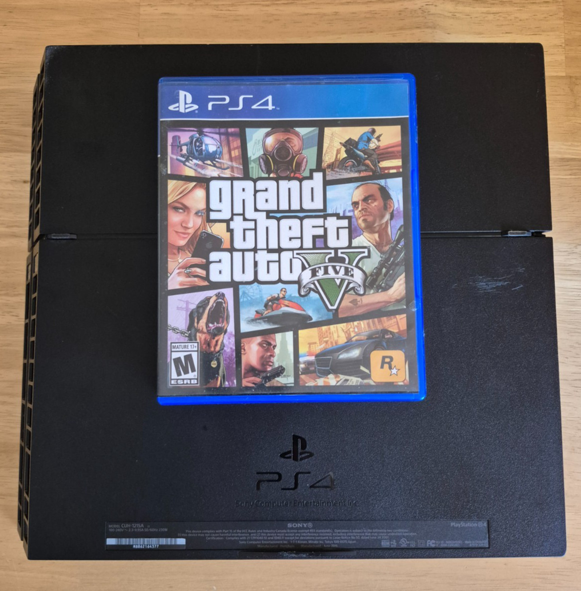Sony PlayStation 4 500GB Console Bundle 1 Game 1 Controller PS4 Grand Theft V