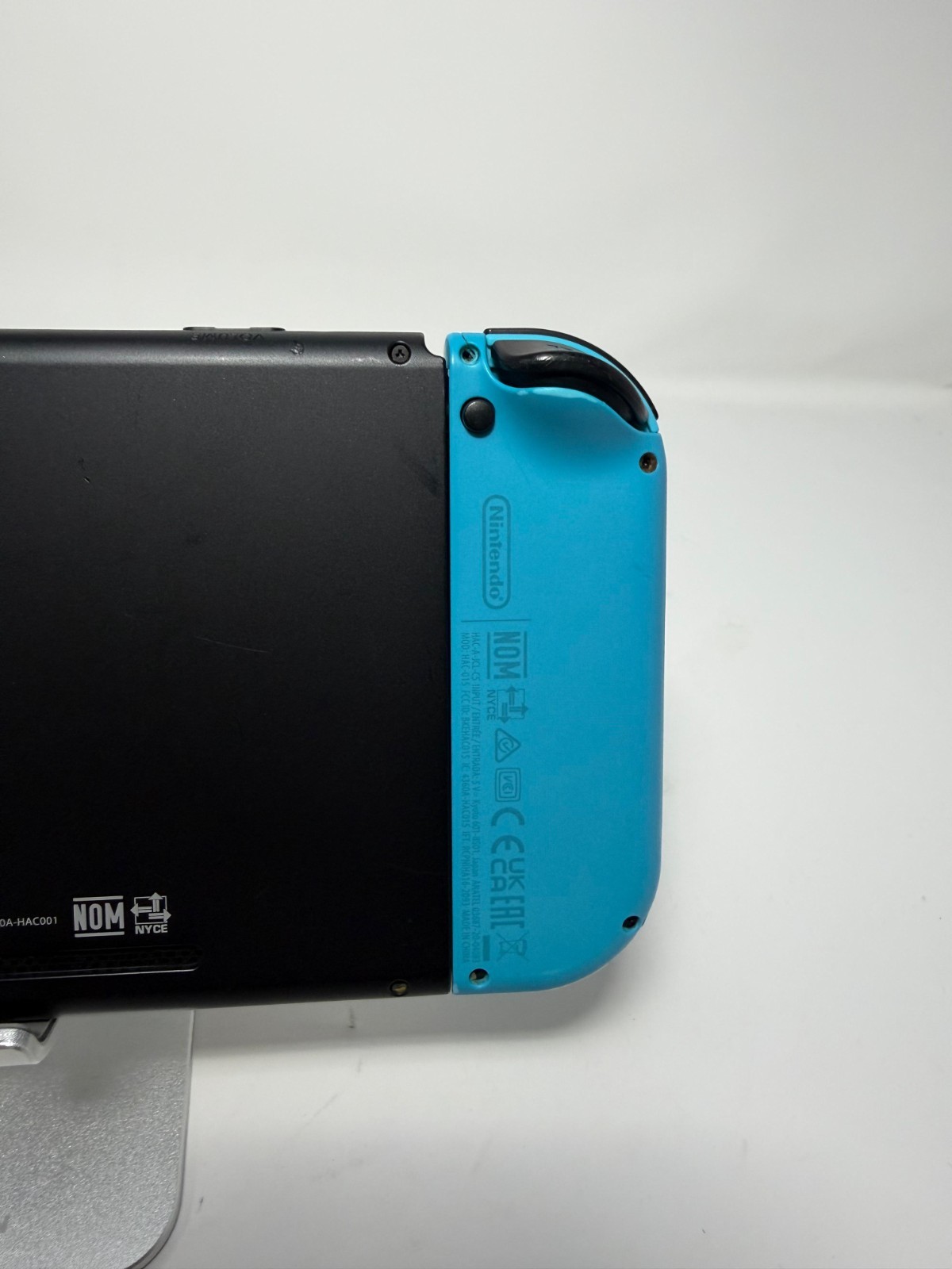 Nintendo Switch HAC-001(-01) 32GB Small Crack in Case Tested Working
