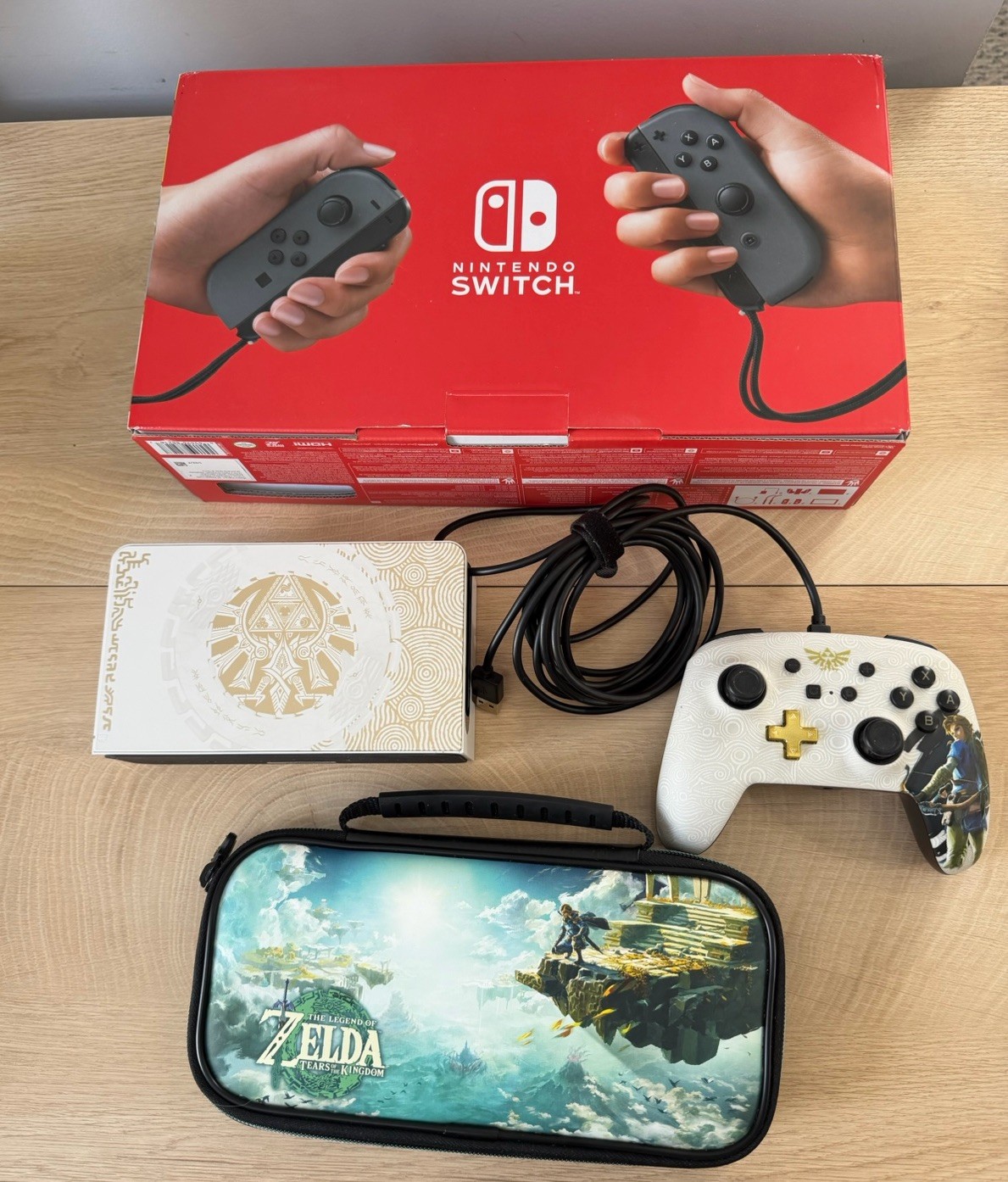Nintendo Switch Zelda Bundle – Zelda Docking Station, Case, and Controller