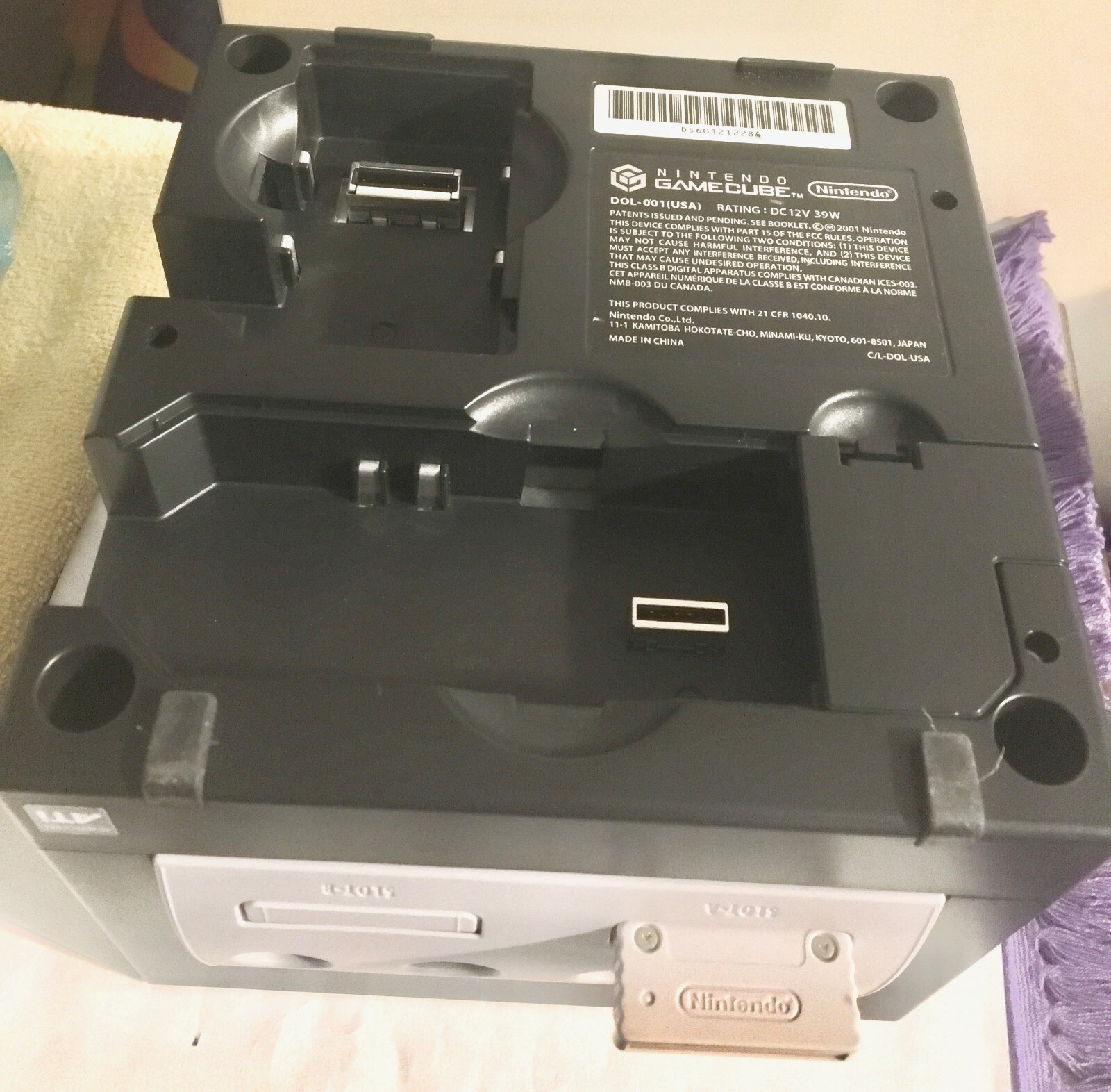 Nintendo GameCube & 3 Controllers, Memory Card, 2 Power Cables, A/V Cable, Box