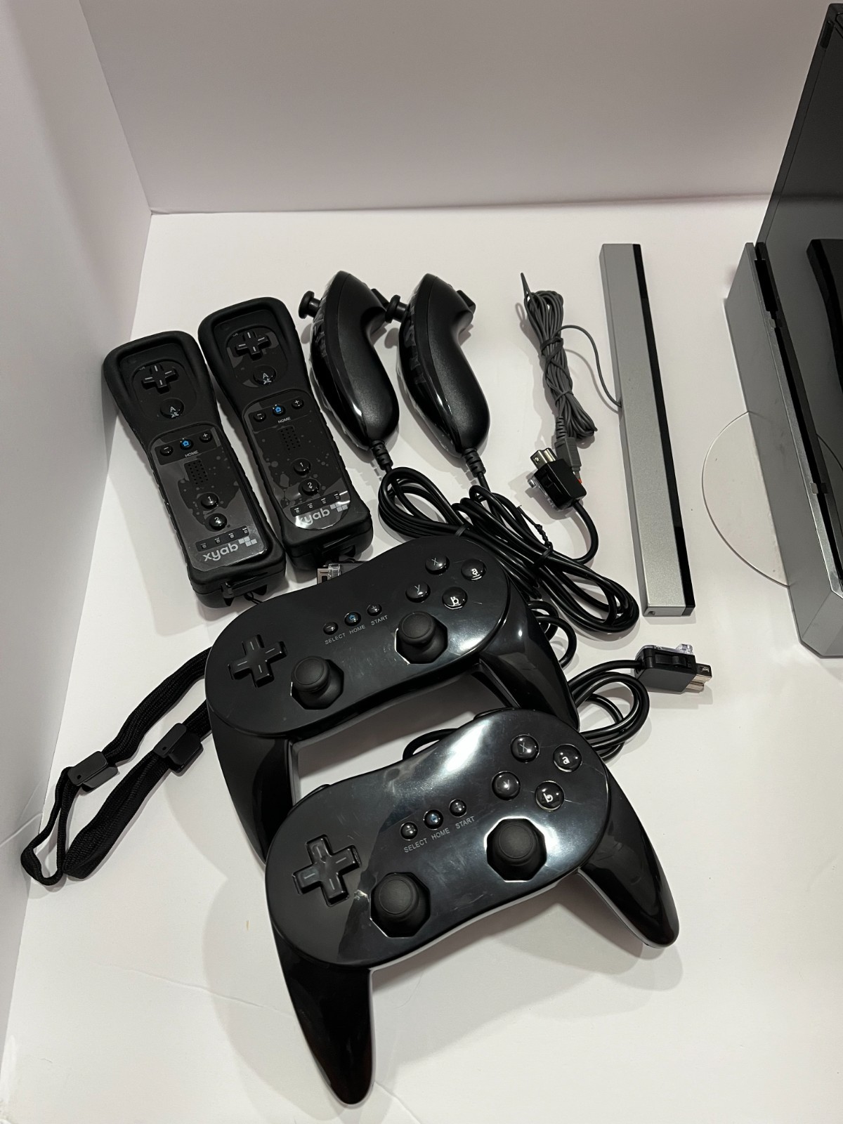 Nintendo Wii Black Console Bundle + Wii Remotes + GC Controllers + Cables