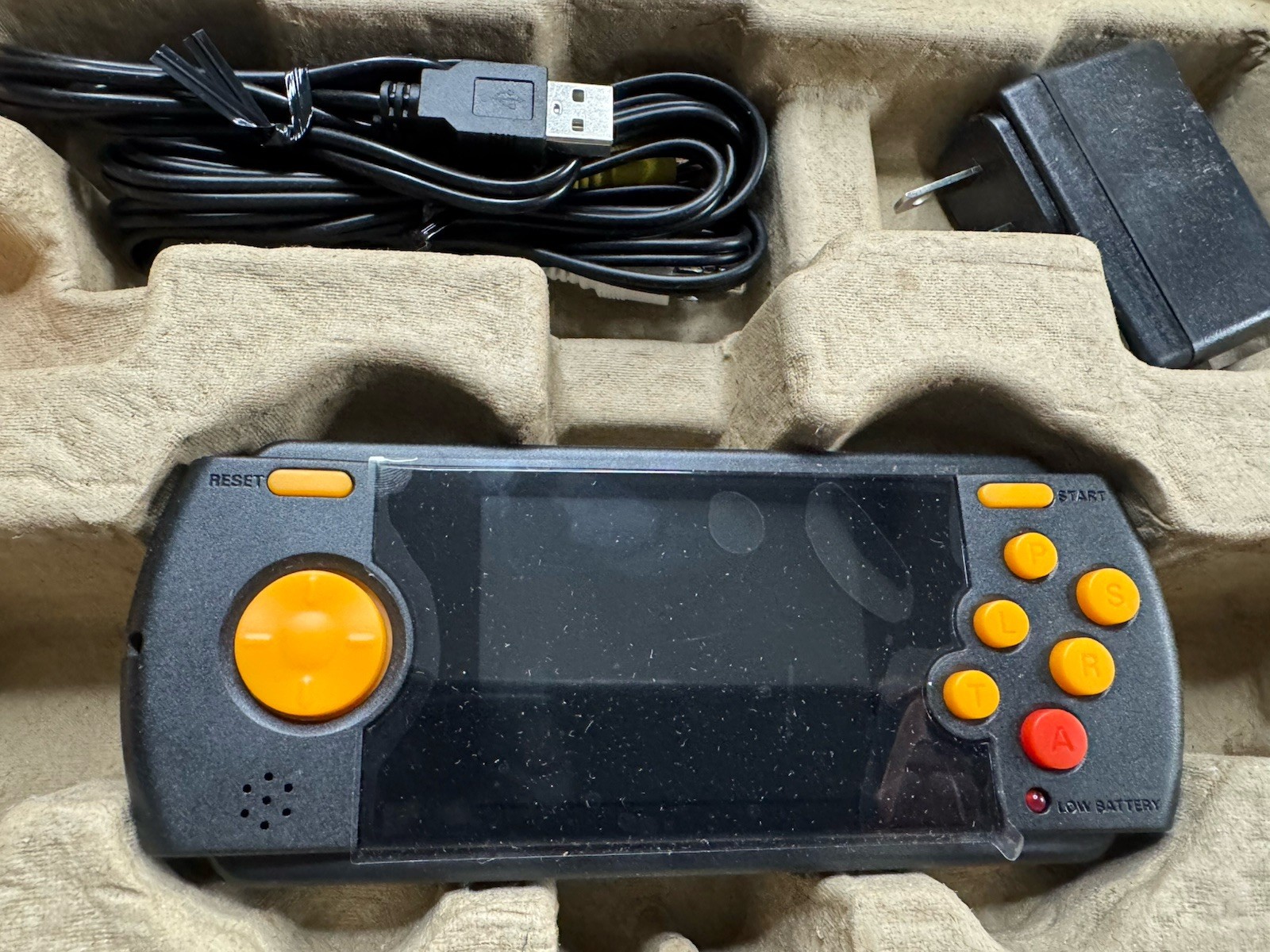 ATARI Flashback Portable Deluxe / 70 Built In Games 2.8 Inch LCD SD Card Slot