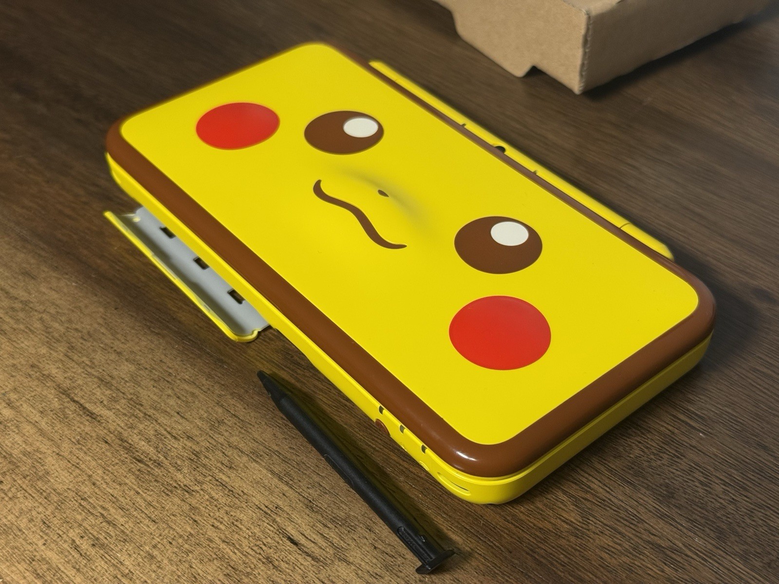 Nintendo New 2DS LL Pikachu Edition Pokemon Center Limited Complete Japan