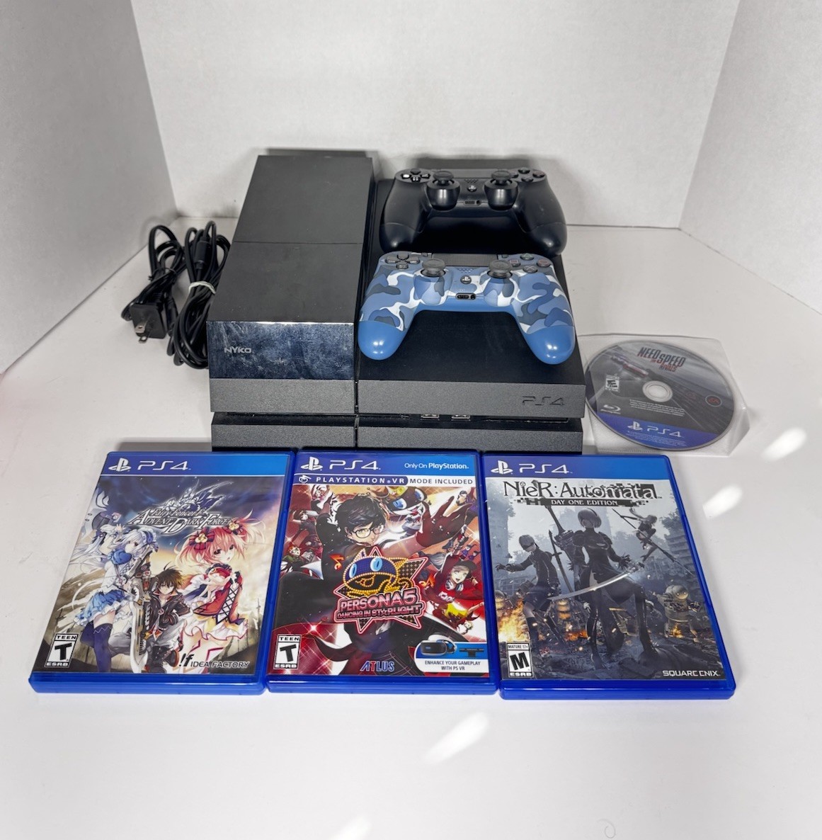 PlayStation 4 Console Bundle CUH-1115A 1TB Nyko Storage 2 Controllers 4 Games