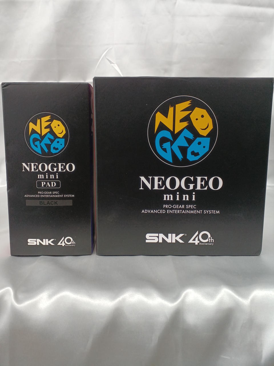 NEOGEOMINI Model FM1J2X1800 SHK
