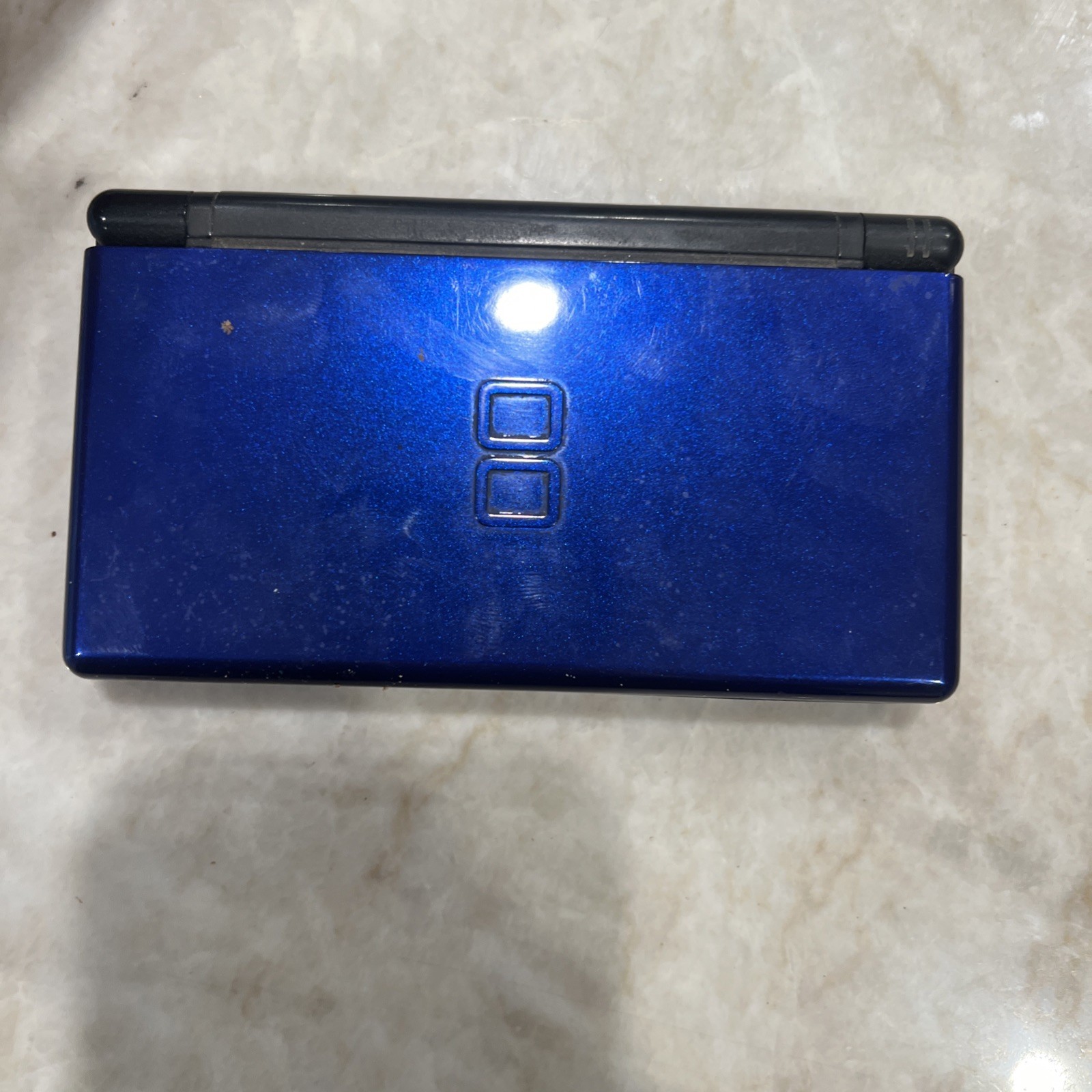 Nintendo DS Lite Console Cobalt/Black – Top Screen Cuts Out Read