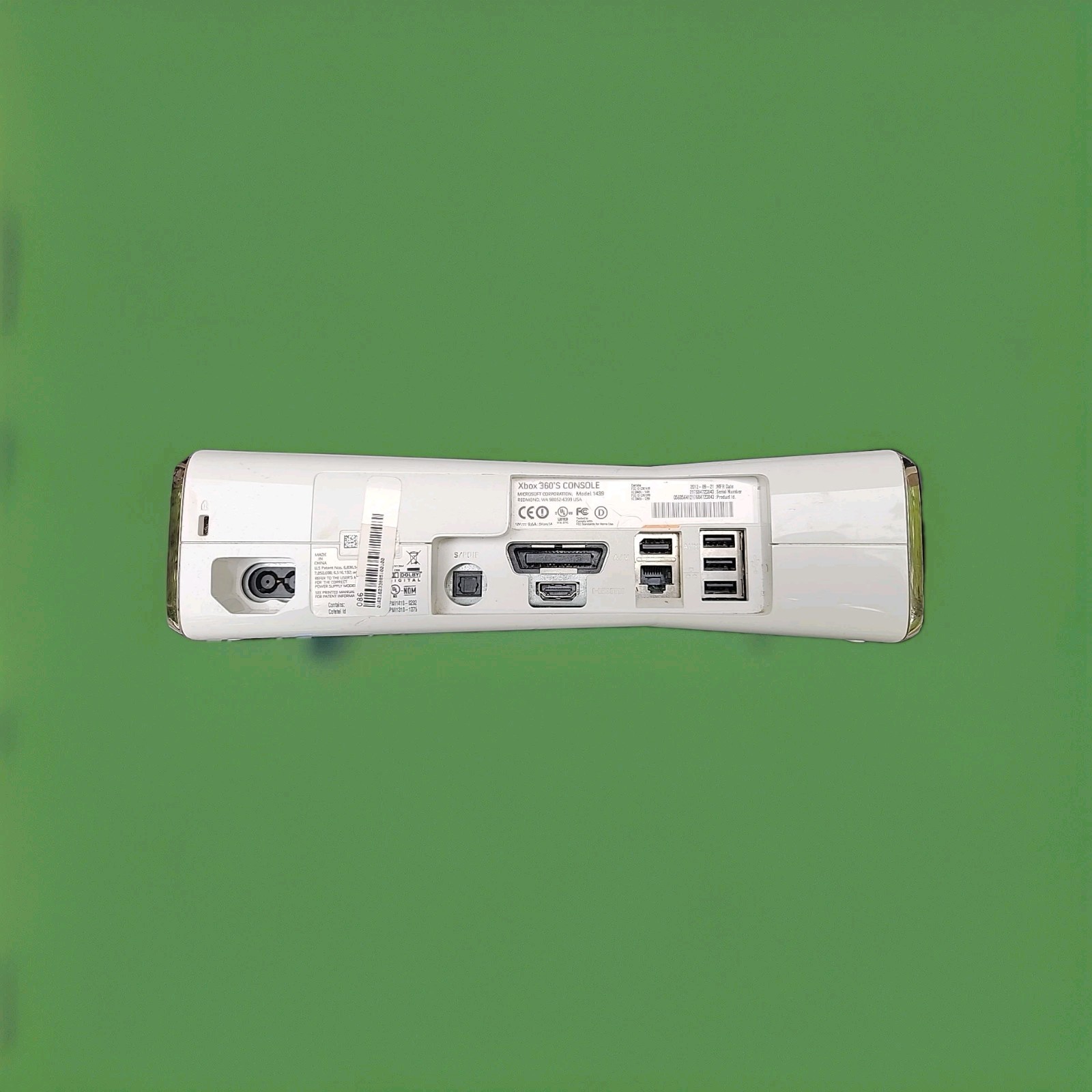 Xbox 360 S Slim Special Edition WHITE Model: 1439 320GB Console W/ Controller