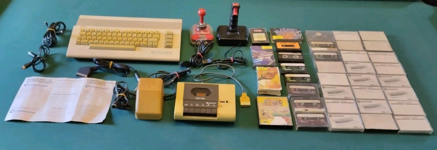 CCOMMODORE 64C PC + Games + 2 Joysticks + Cassette Data Unit, All Working