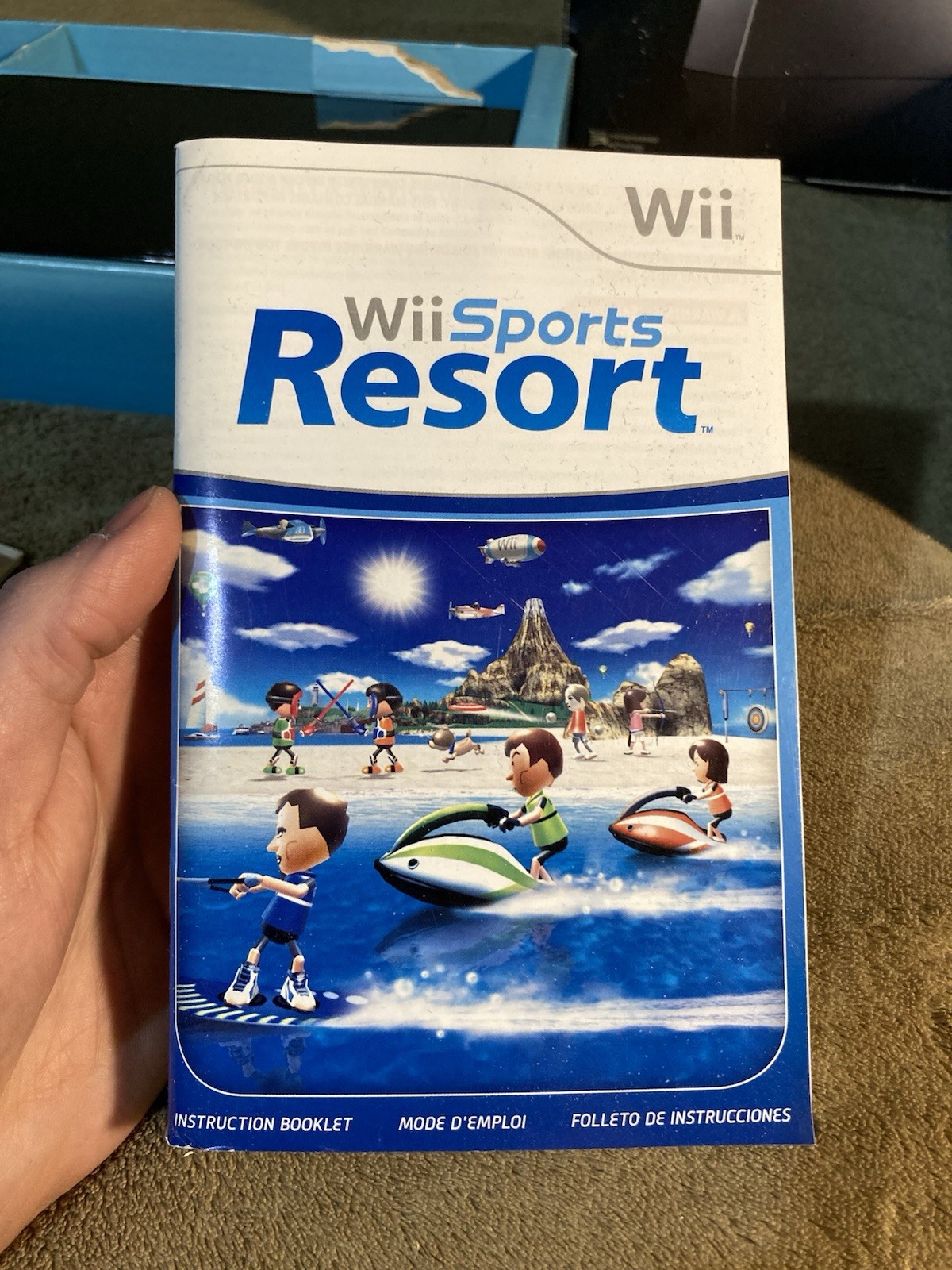 Nintendo Wii Console Wii Sports Resort Wii Remote Plus Bundle Black CIB Box