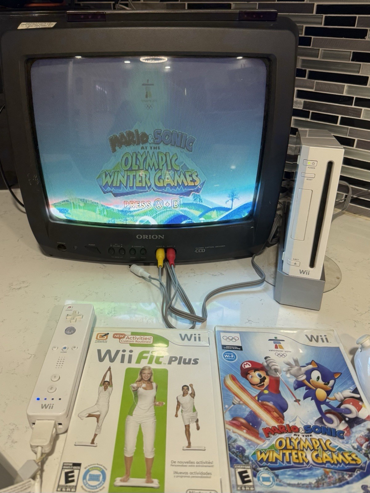 Nintendo Wii RVL-001 Console Bundle Tested Working GameCube Compatible Wii Fit