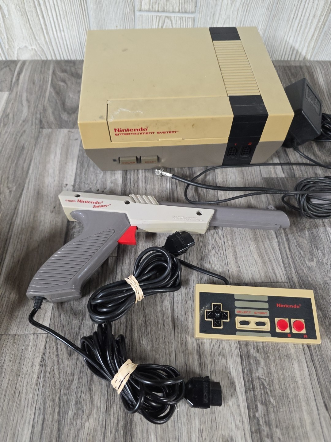 Original Nintendo Entertainment System NES 001 Console Bundle Tested