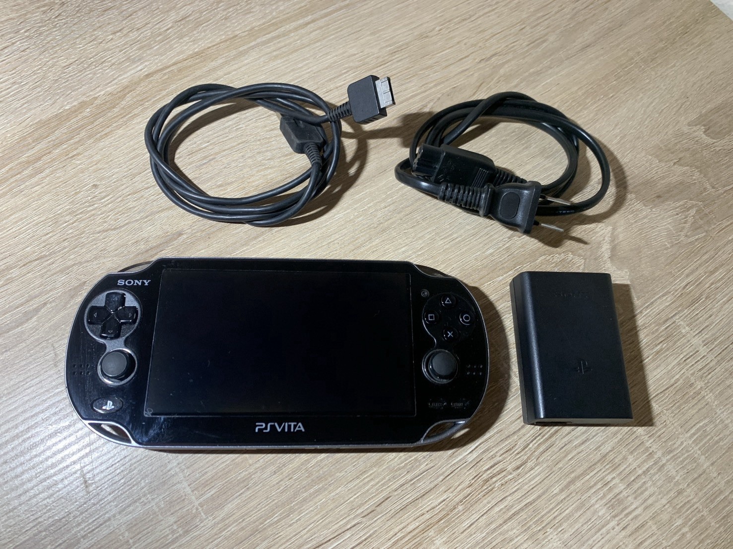 1438 Sony PlayStation Vita PCH-1100 Crystal Black Very Good TESTED