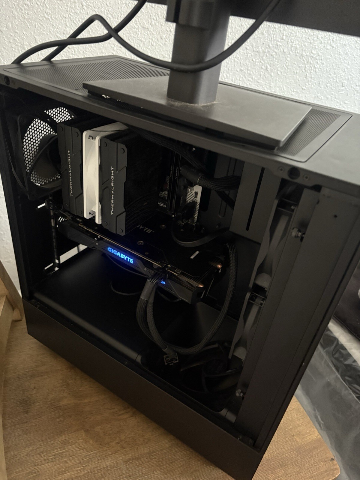 Gaming Pc. LOOK IN BIO.