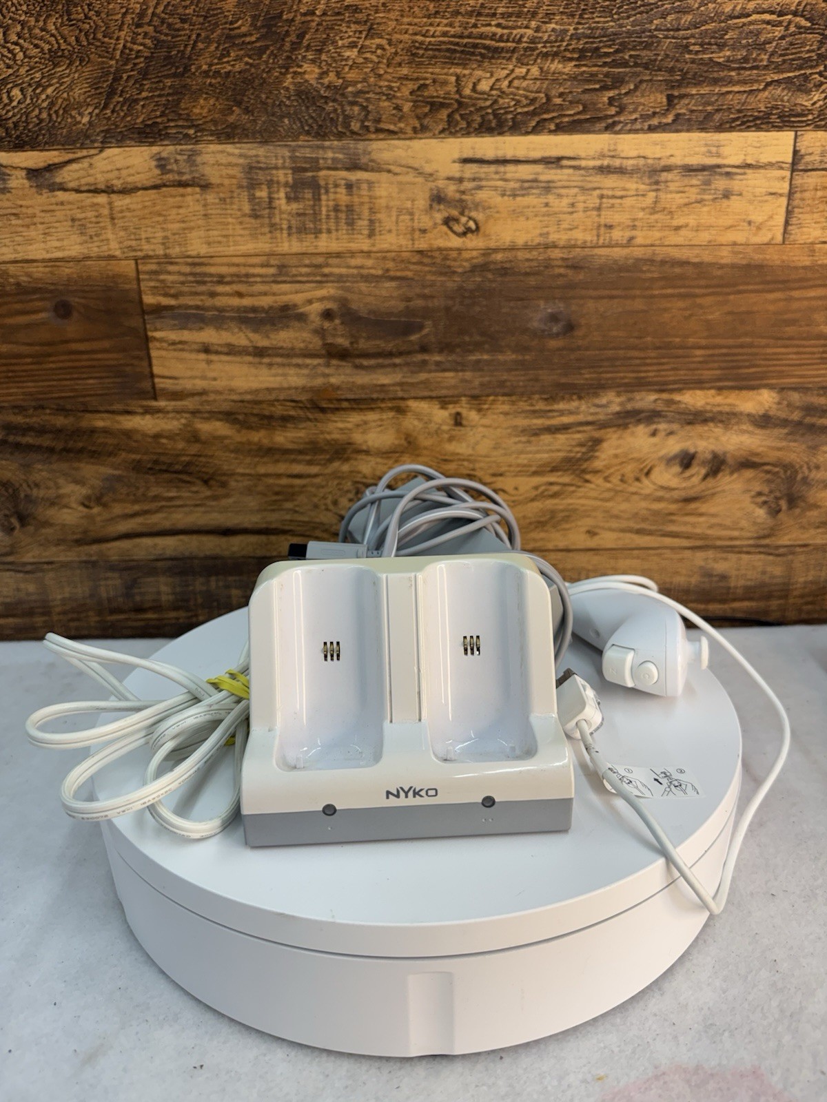 Nintendo Wii Console System: 2 Controllers 1 joy stick, Charger, no power cord