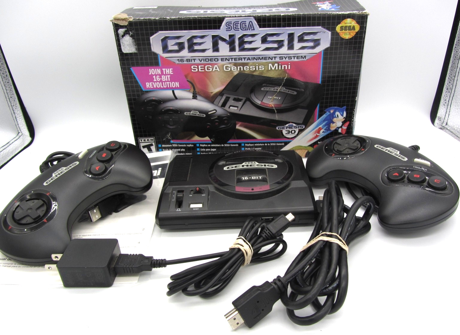 Sega Genesis Classic Mini Console (MK-16000) Authentic In Box & Tested Clean!